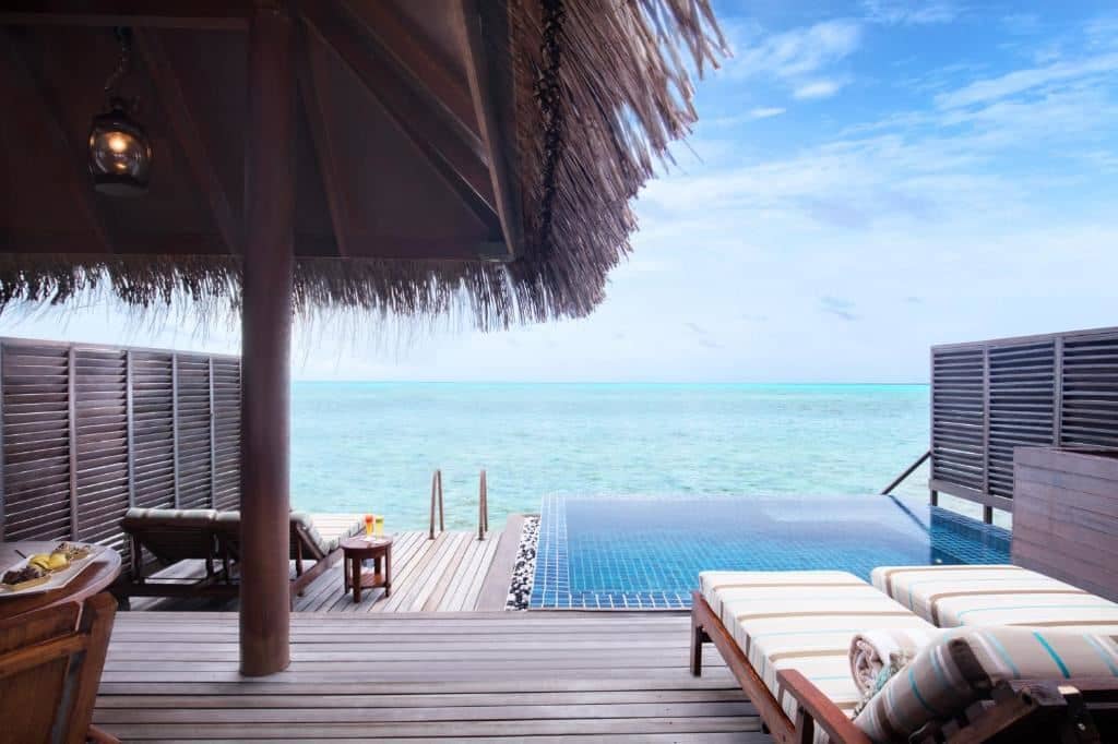 rooms-deluxe-lagoon-villa-with-pool