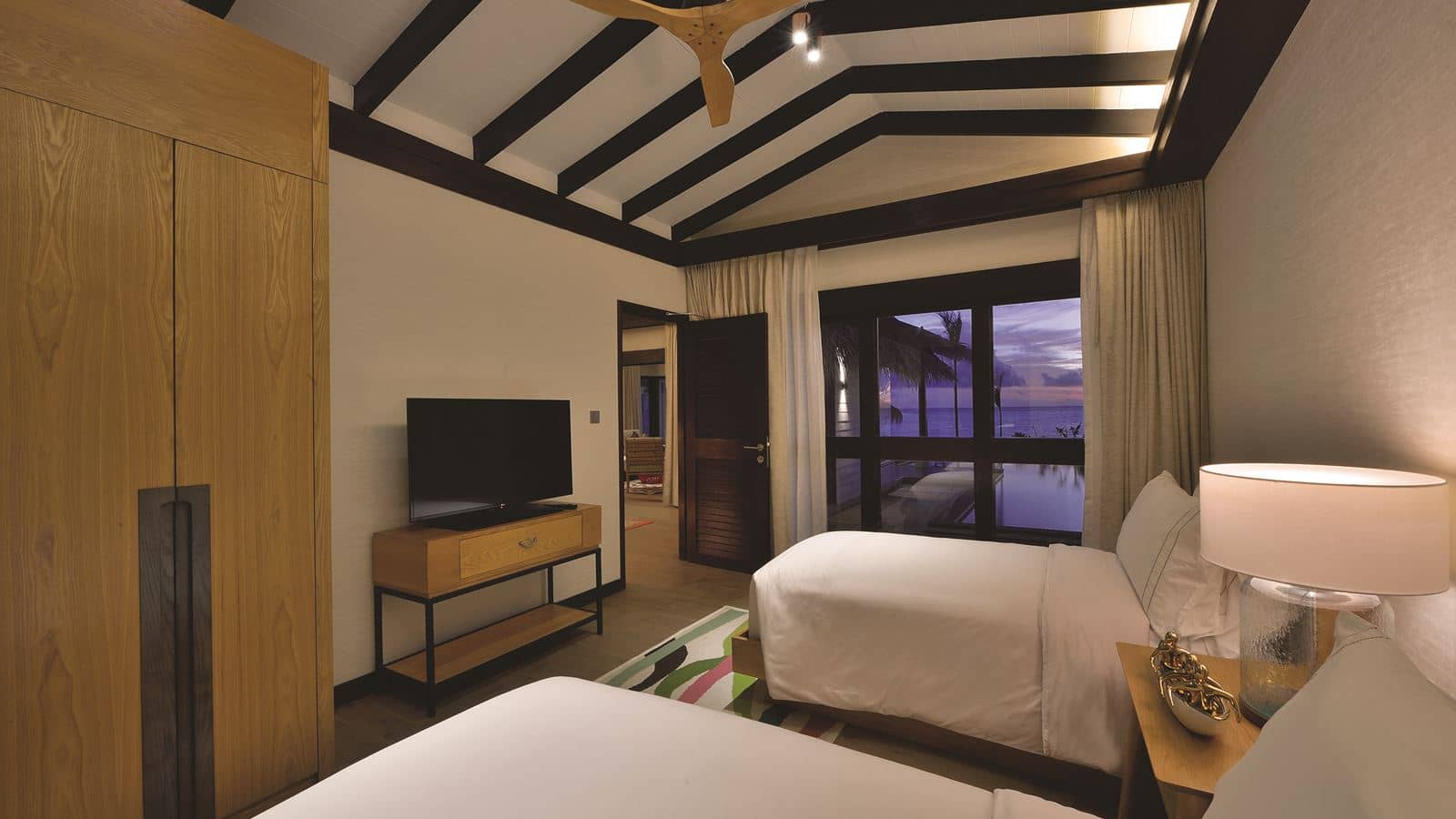rooms-earth-pool-pavilion-2-bedroom-suite