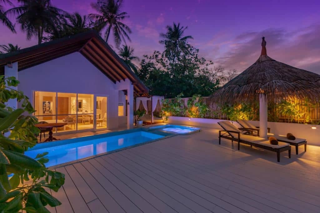 rooms-sunrise-beach-pool-villa