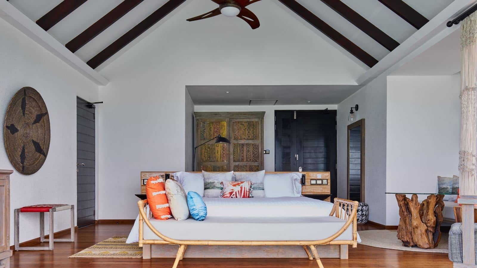 rooms-pool-water-villa