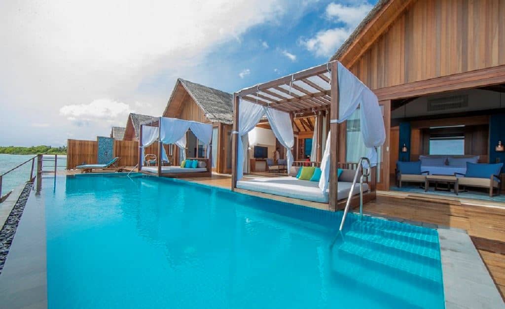 rooms-twobedrooms-reef-residence-with-pool