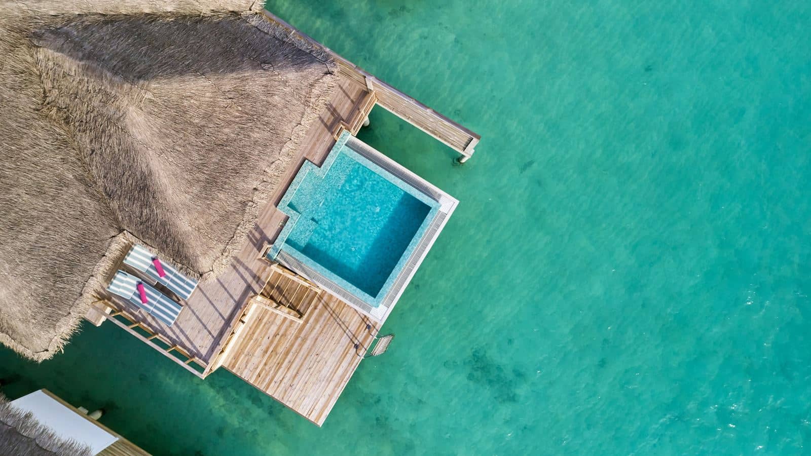 rooms-ocean-villa-with-pool