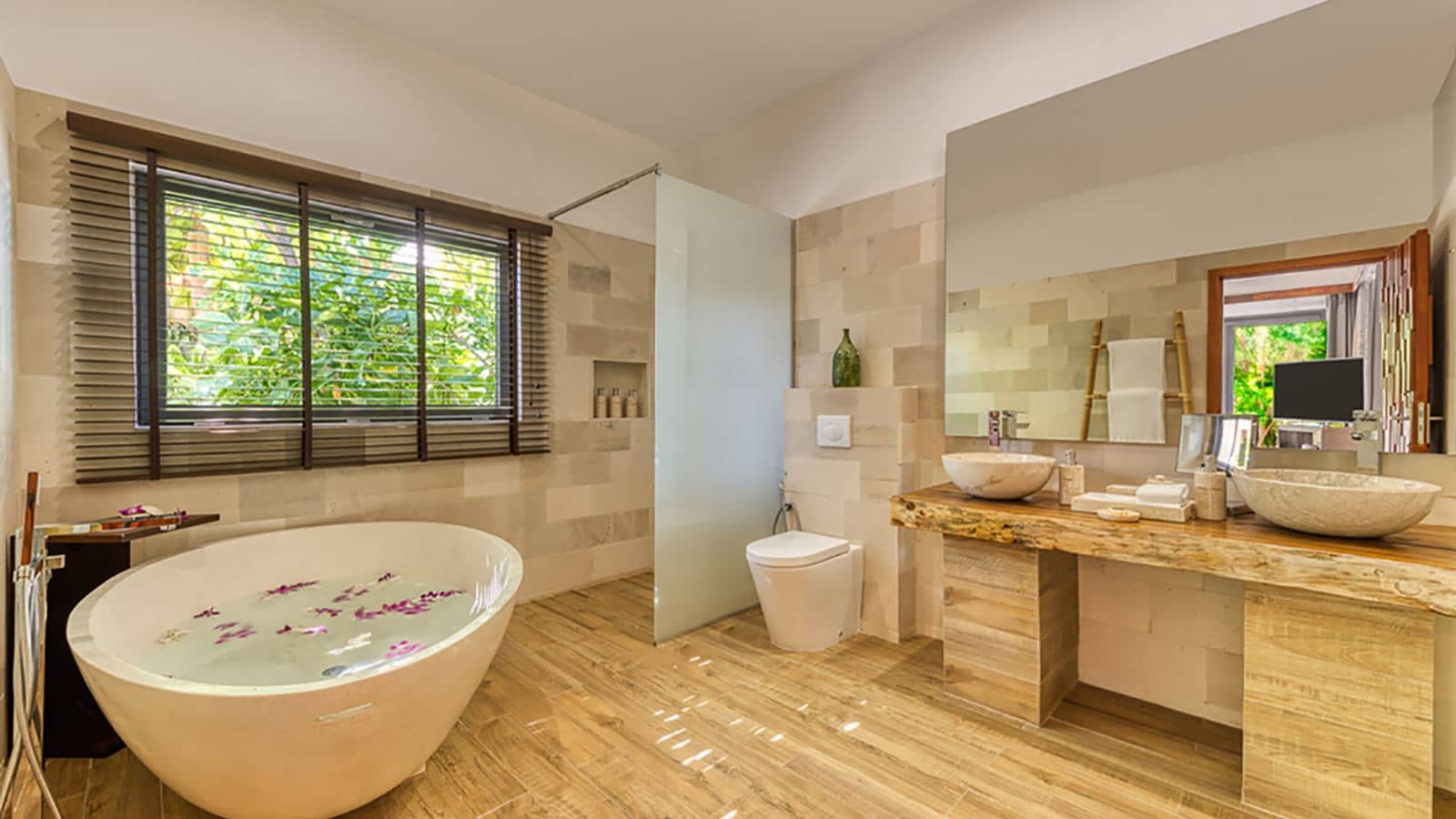 rooms-fourbedroom-beach-pool-residence
