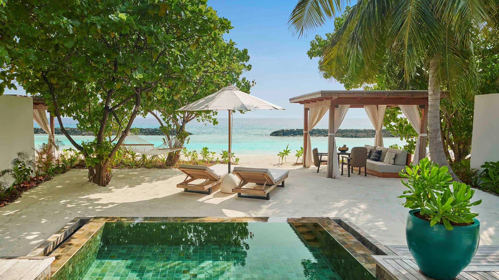 rooms-sunrise-beach-villa-with-pool