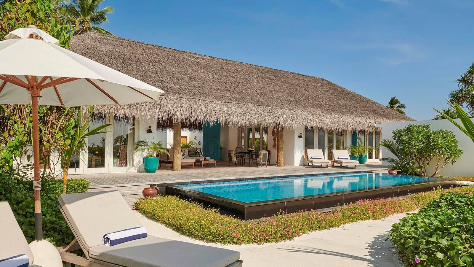 rooms-three-bedroom-sunset-beach-villa-with-pool