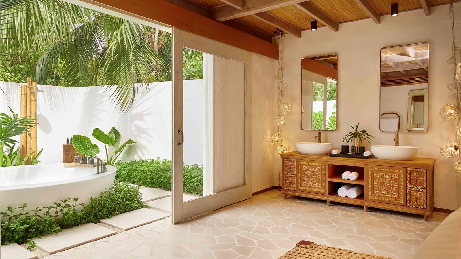 rooms-sunset-deluxe-beach-villa-with-pool
