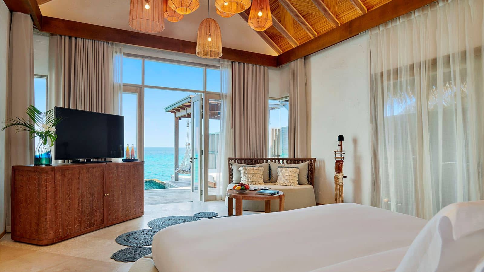 rooms-sunrise-water-villa-with-pool