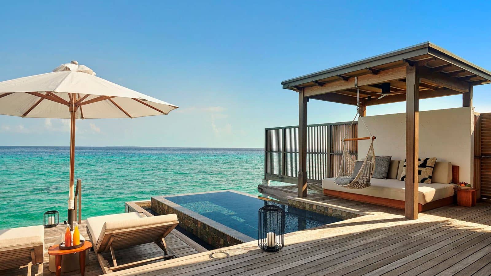 rooms-sunrise-water-villa-with-pool