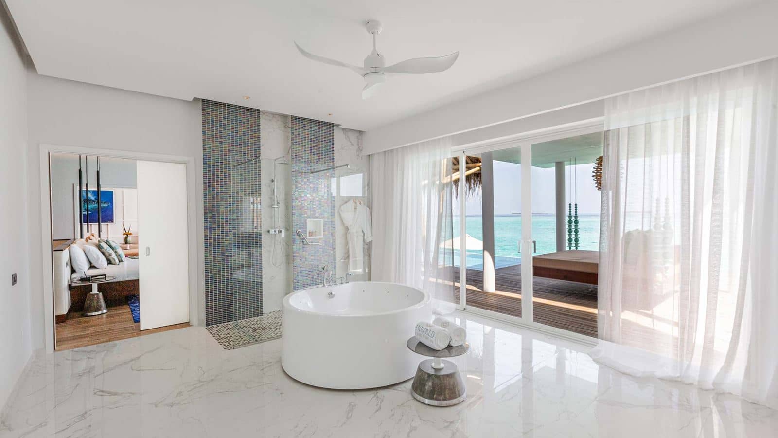 rooms-superior-water-villa-with-pool