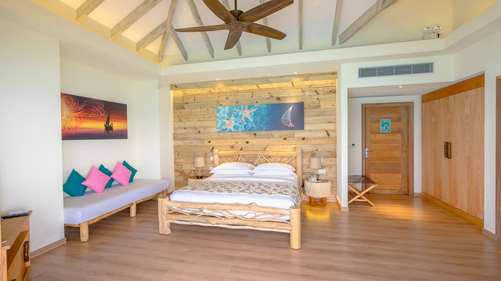 rooms-you--me-suite