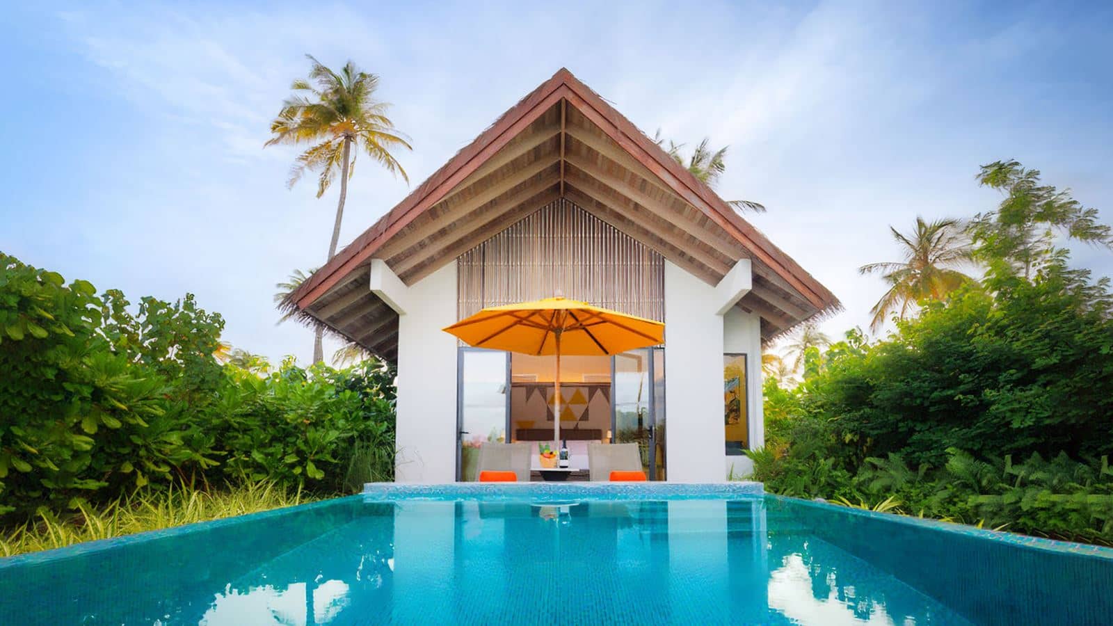 rooms-gold-beach-pool-villaking