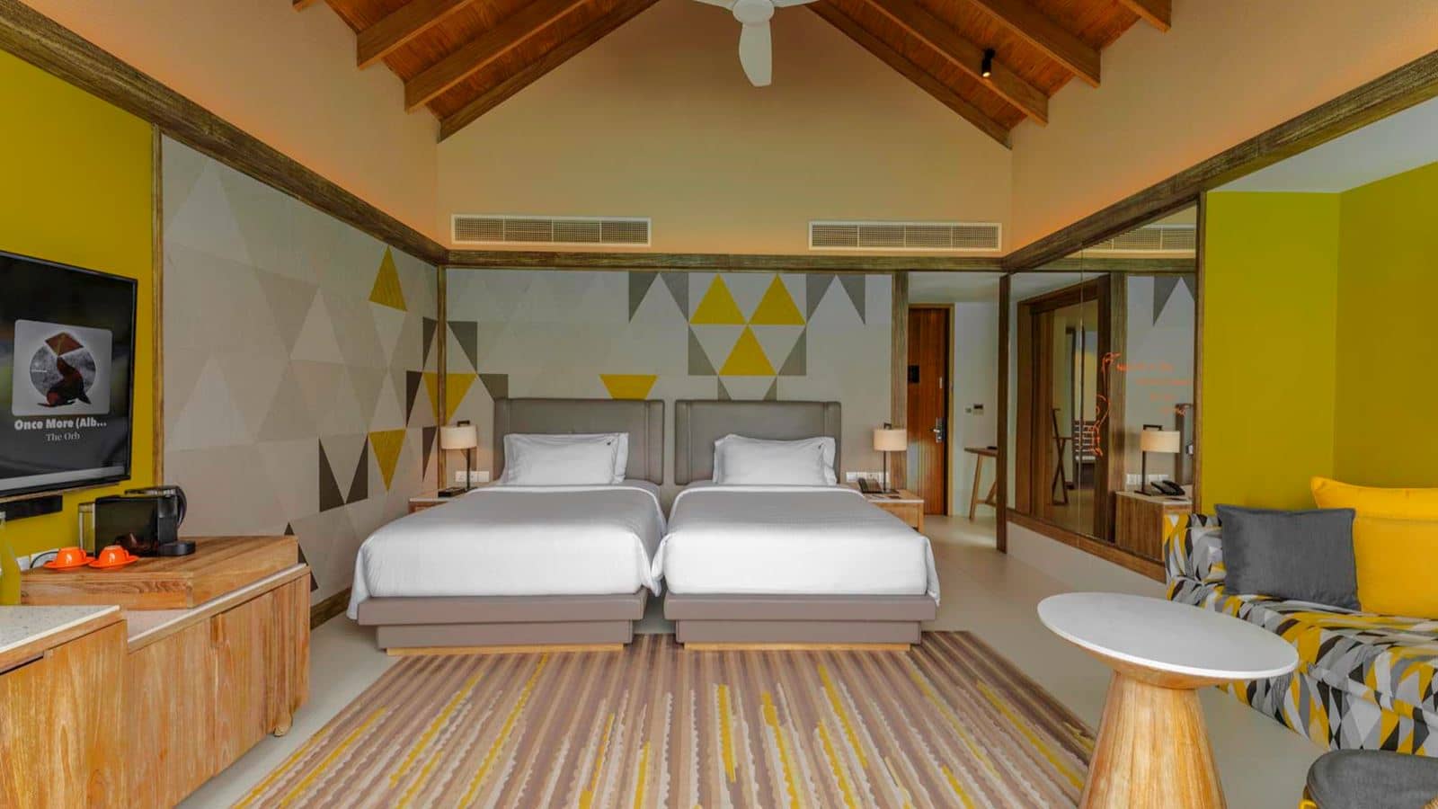 rooms-diamond-overwater-pool-villa--twin