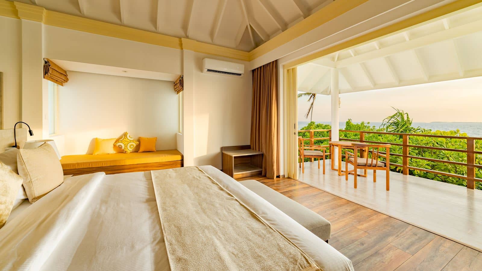 rooms-two-storey-pool-beach-residence