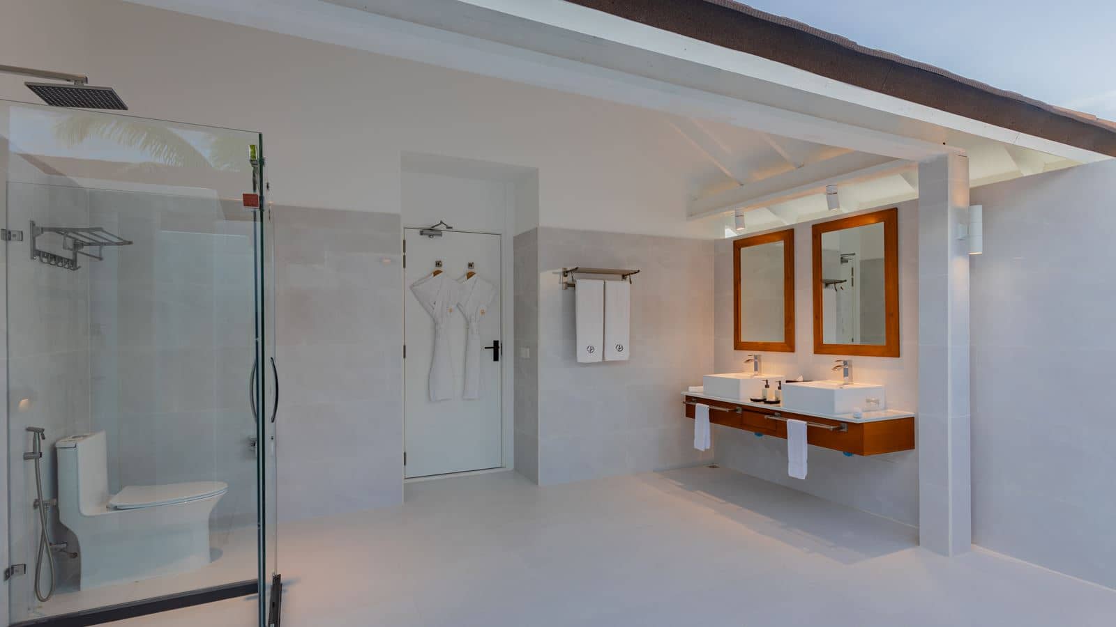 rooms-2-bedroom-family-beach-villa