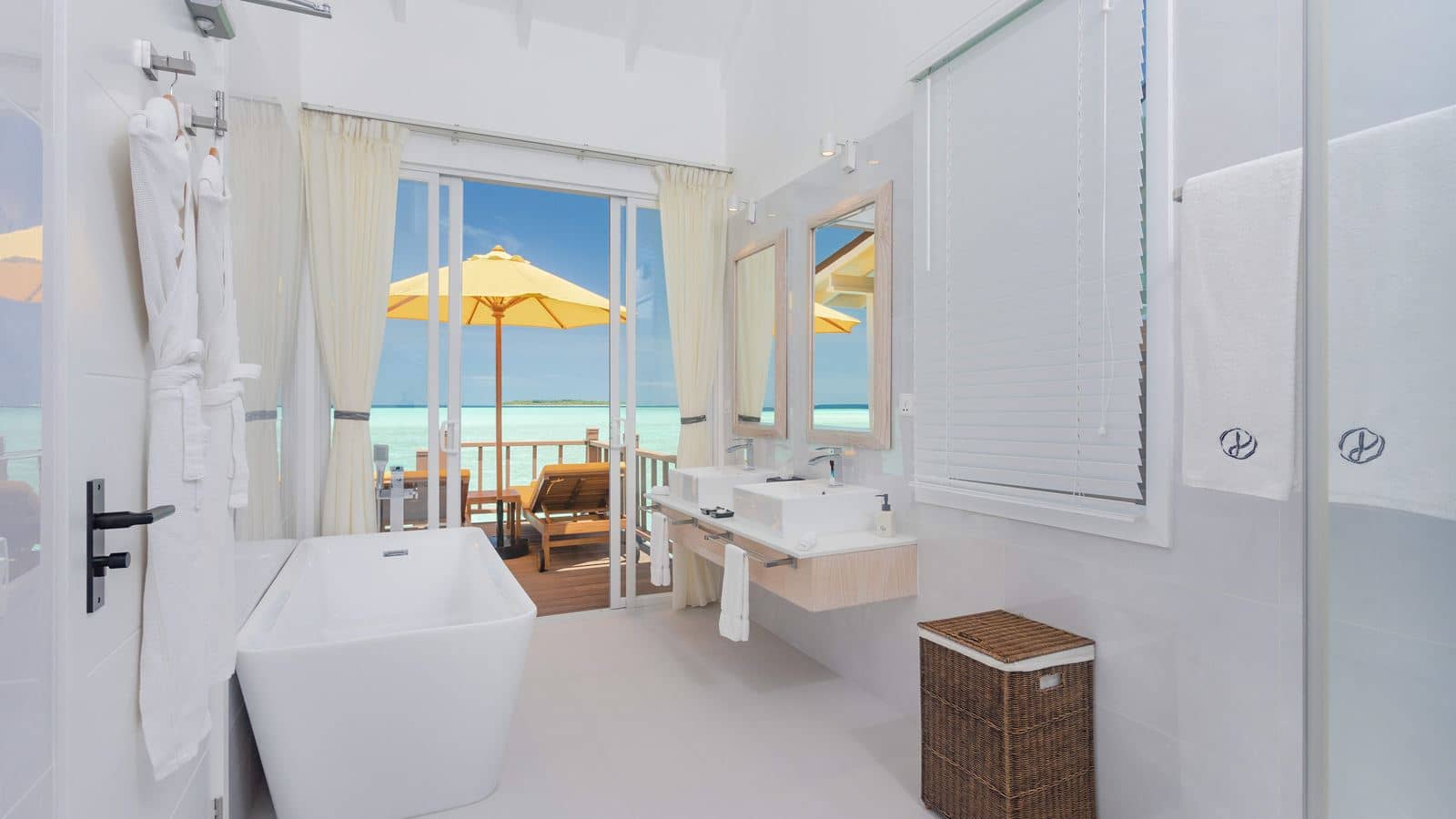 rooms-sunrise-pool-water-villa