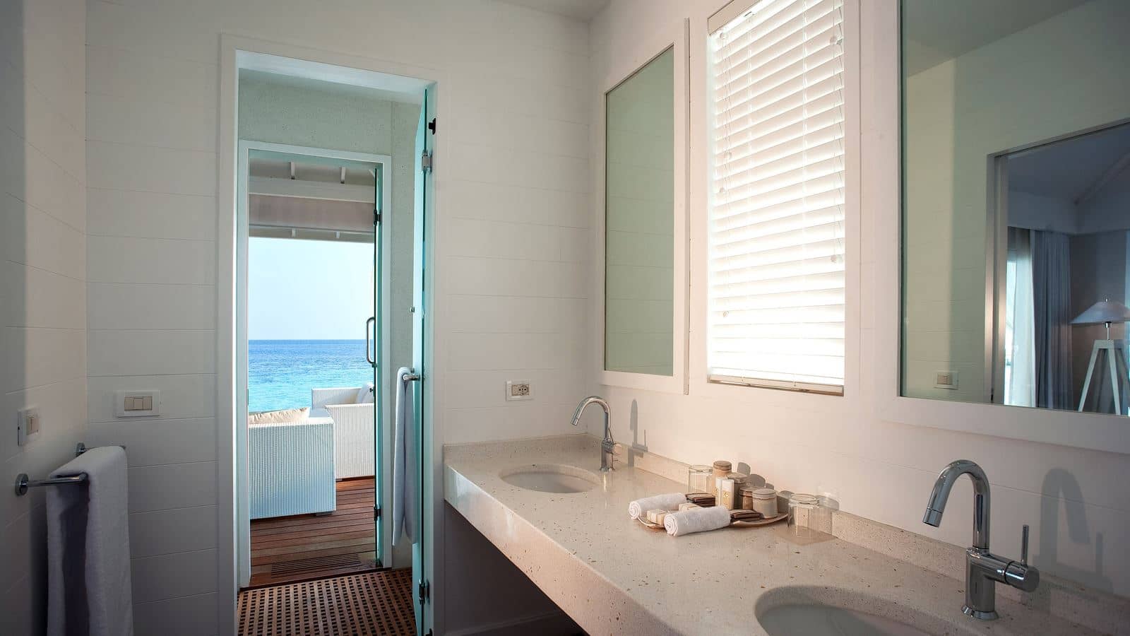 rooms-water-villa