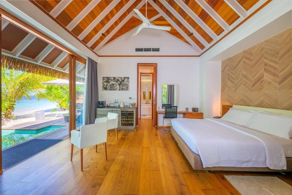 rooms-pool-villa