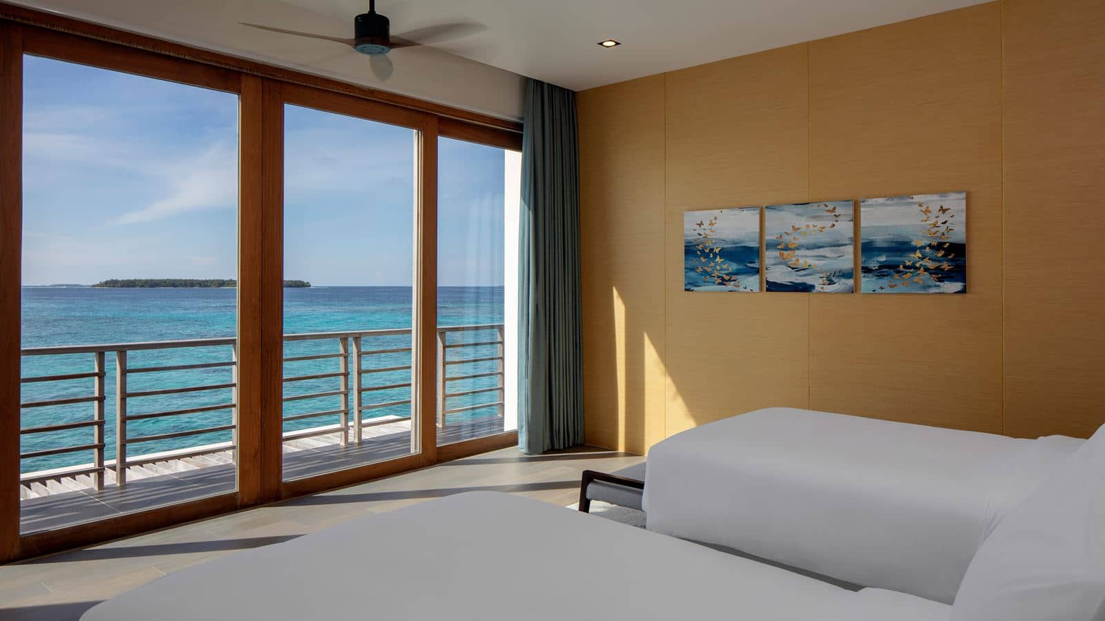 rooms-three-bedroom-overwater-royal-residence