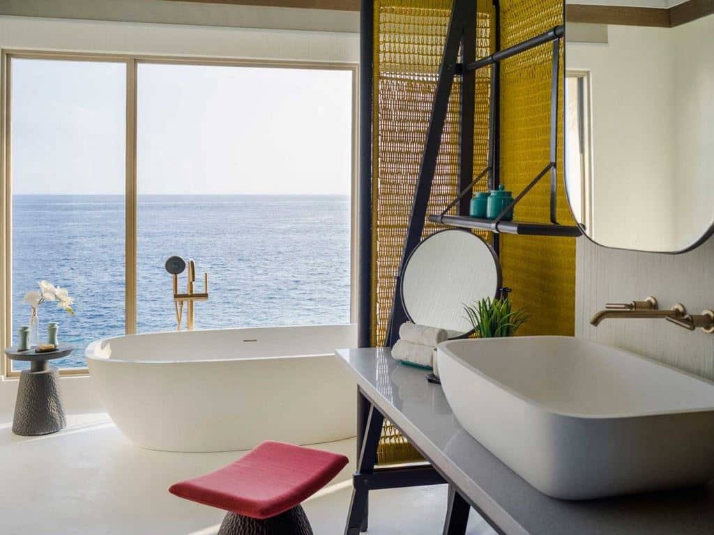 rooms-one-bedroom-lagoon-pool-villa