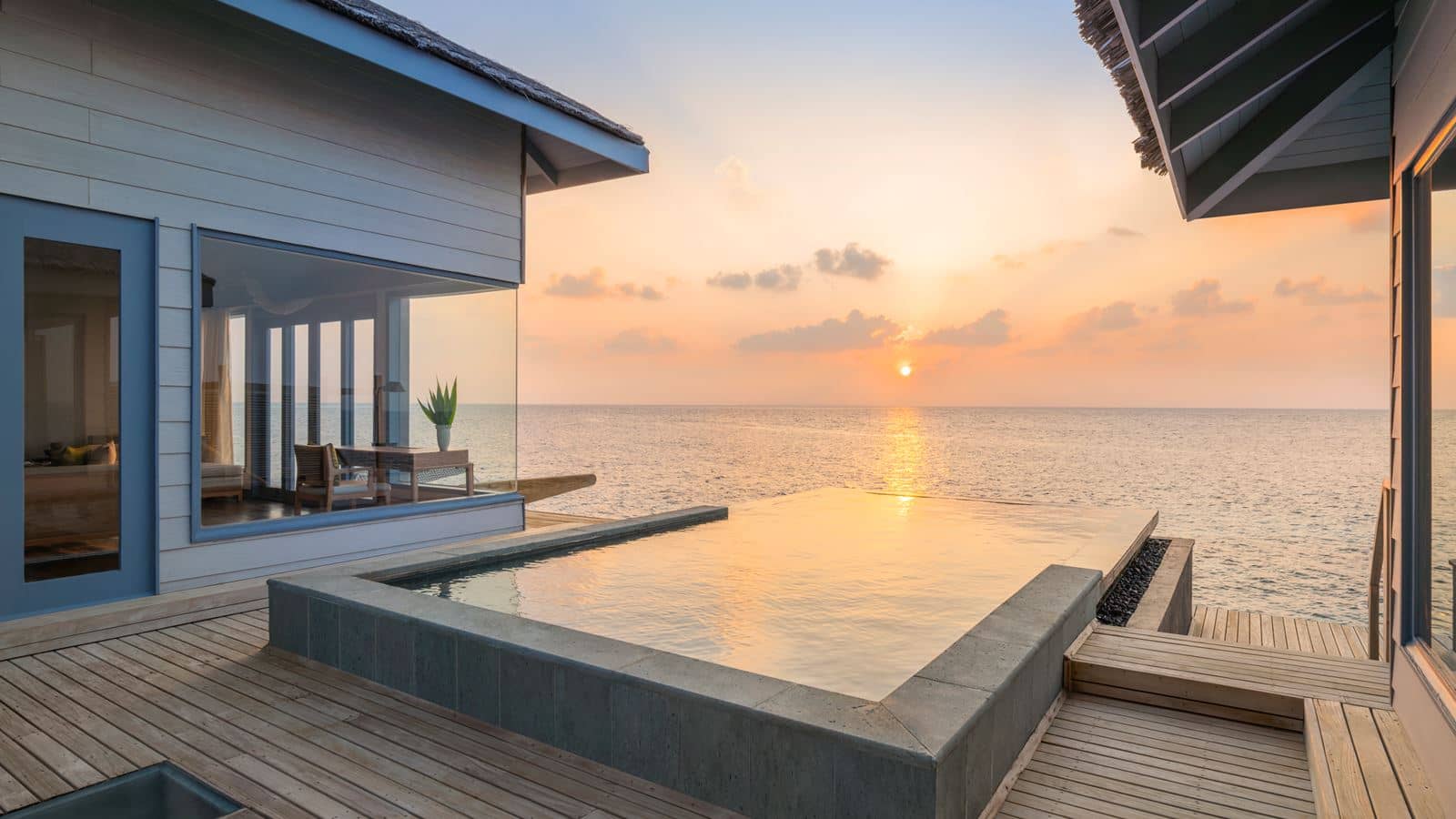 rooms-sunset-overwater-pool-villa-1br