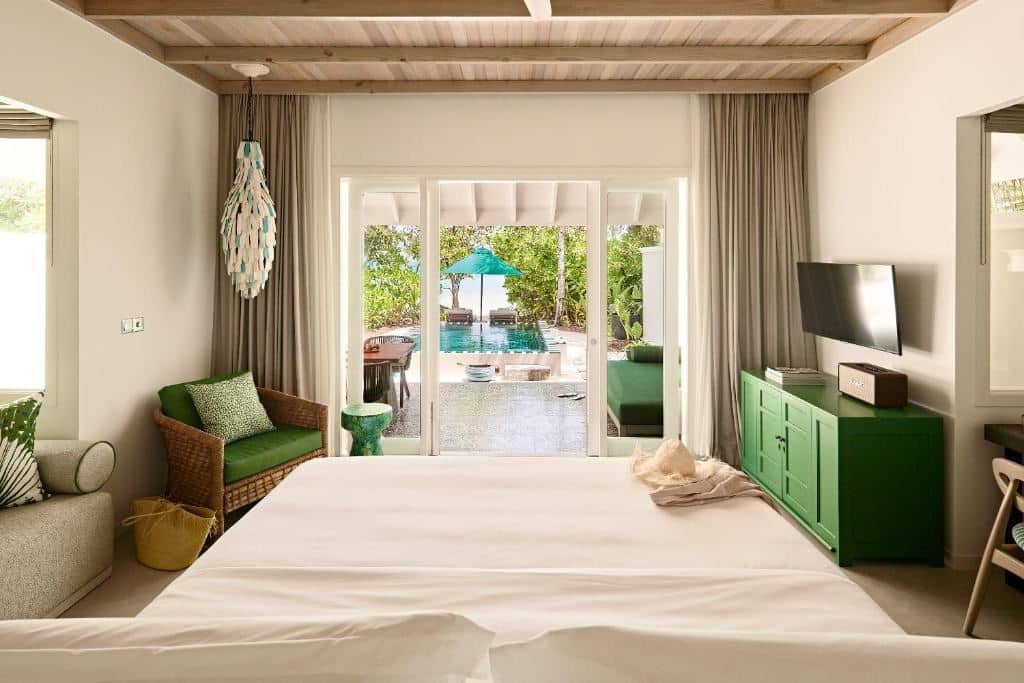 rooms-beach-pool-villa