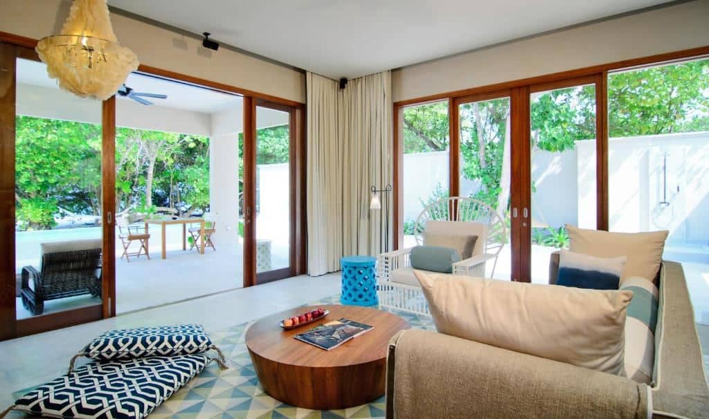 rooms-beach-pool-villa