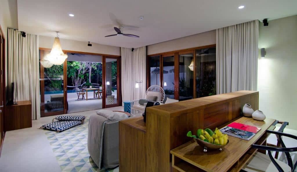 rooms-beach-pool-villa