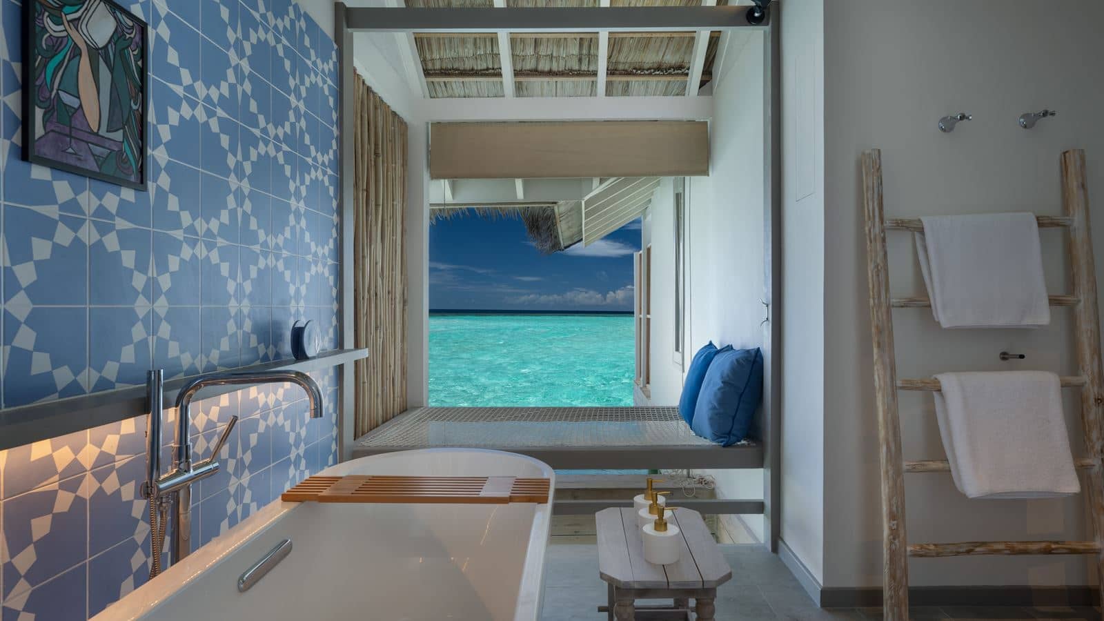 rooms-lagoon-pool-villa