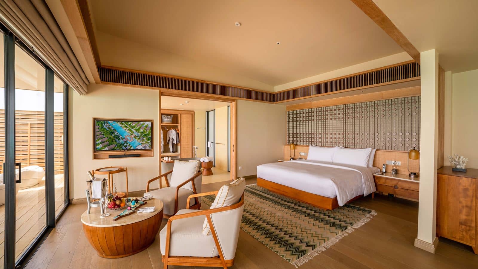 rooms-sunrise-water-villa-with-private-pool