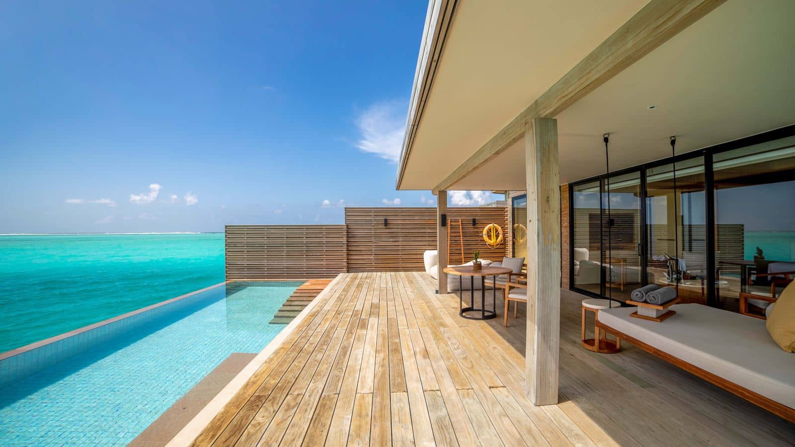 rooms-sunrise-water-villa-with-private-pool