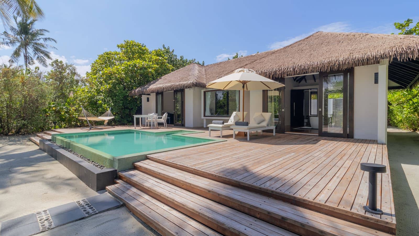 rooms-beach-villa-with-pool