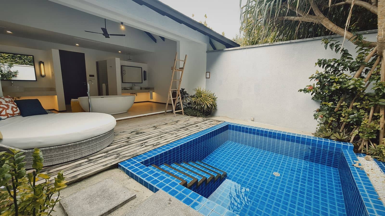rooms-beach-villa-private-pool-vils1