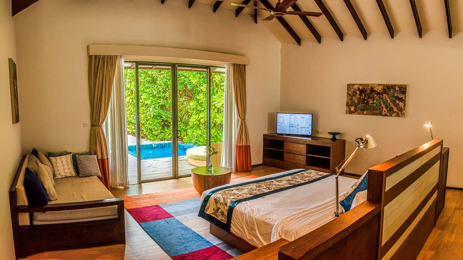 rooms-beach-villa-pool-vils2