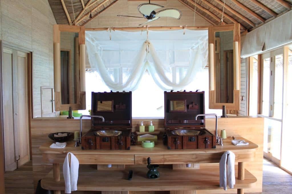 rooms-ocean-water-villa