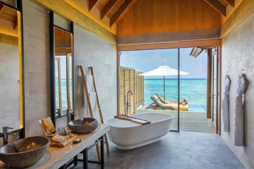 rooms-water-villa-with-pool