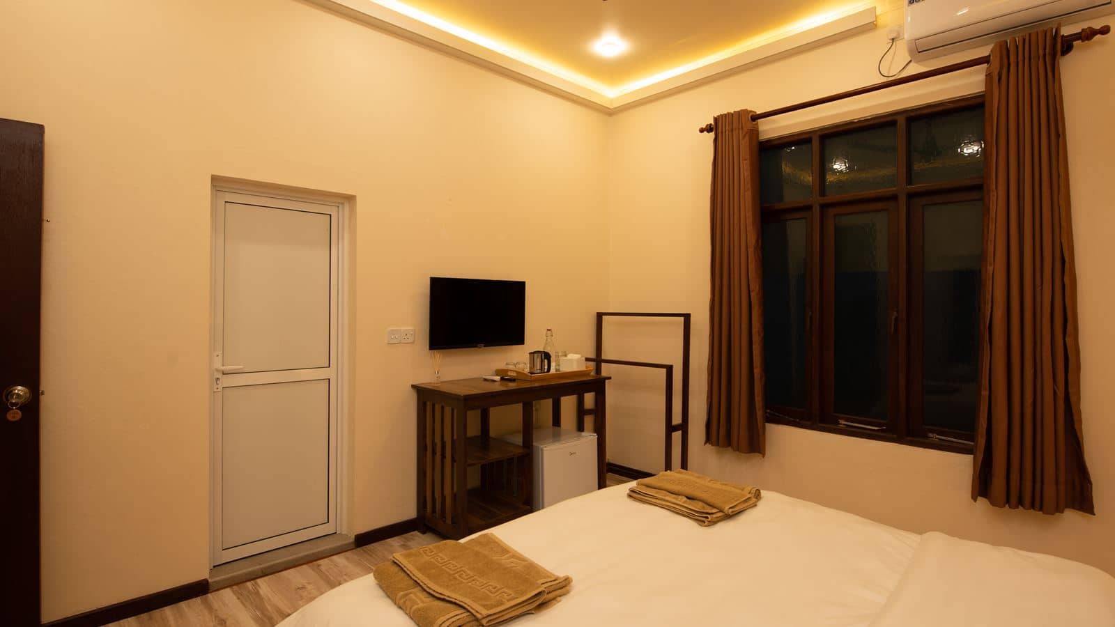 rooms-deluxe-room