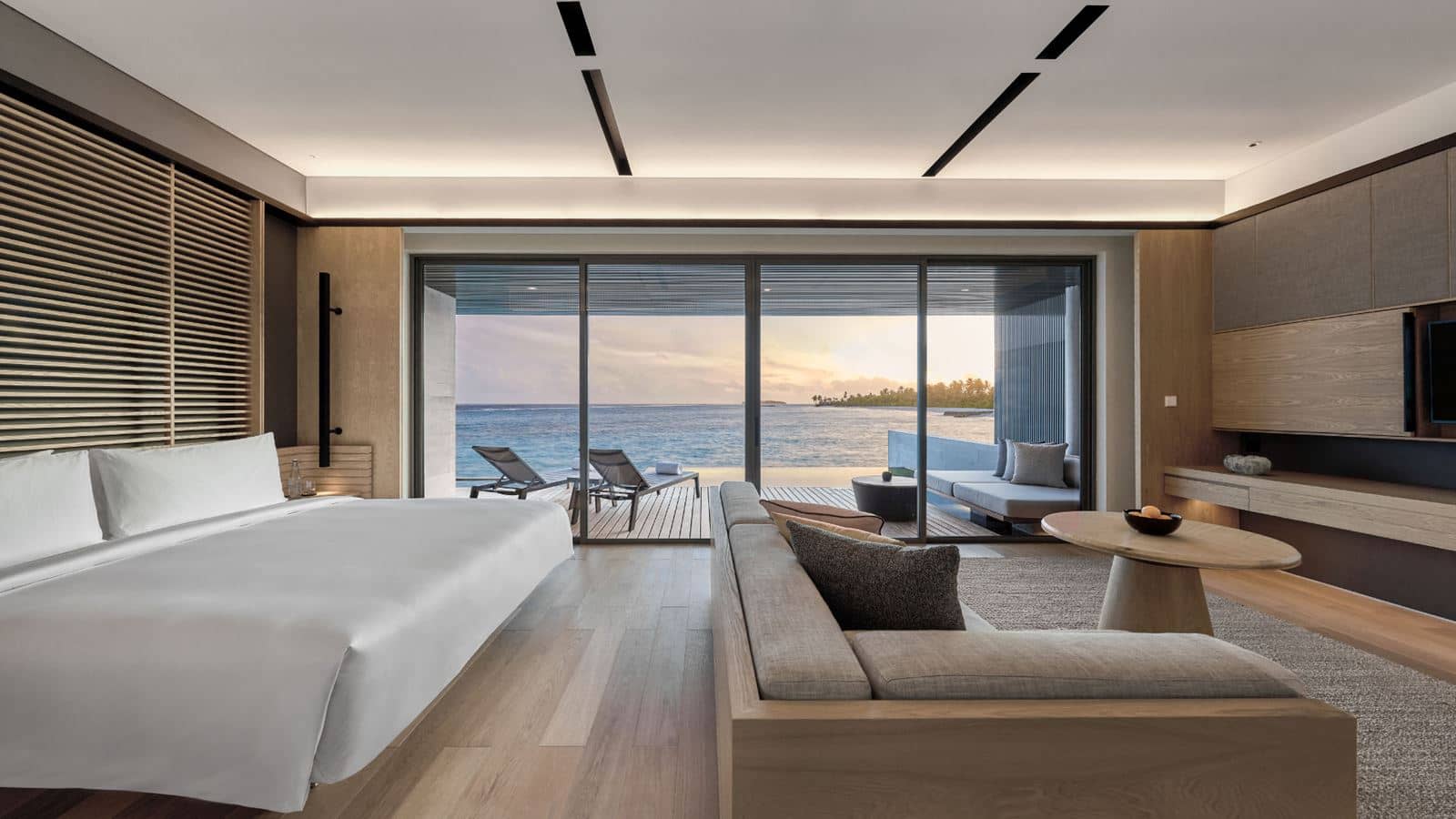 rooms-sunset-overwater-pool-villa