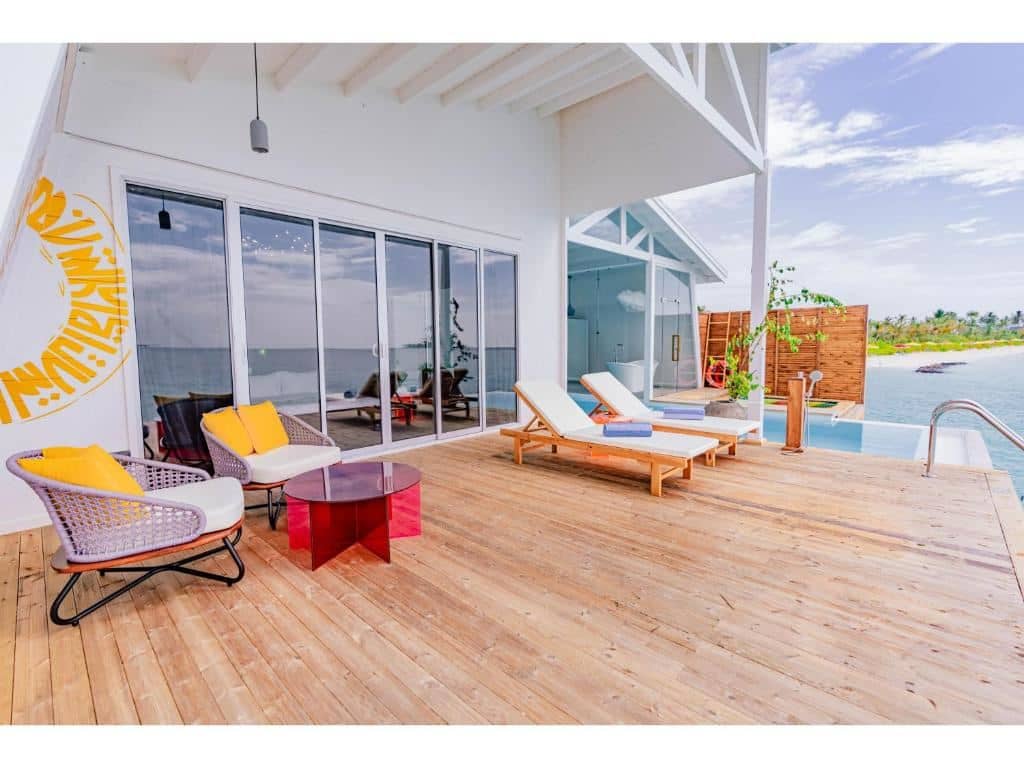 rooms-odi-water-villa-with-private-pool--slide