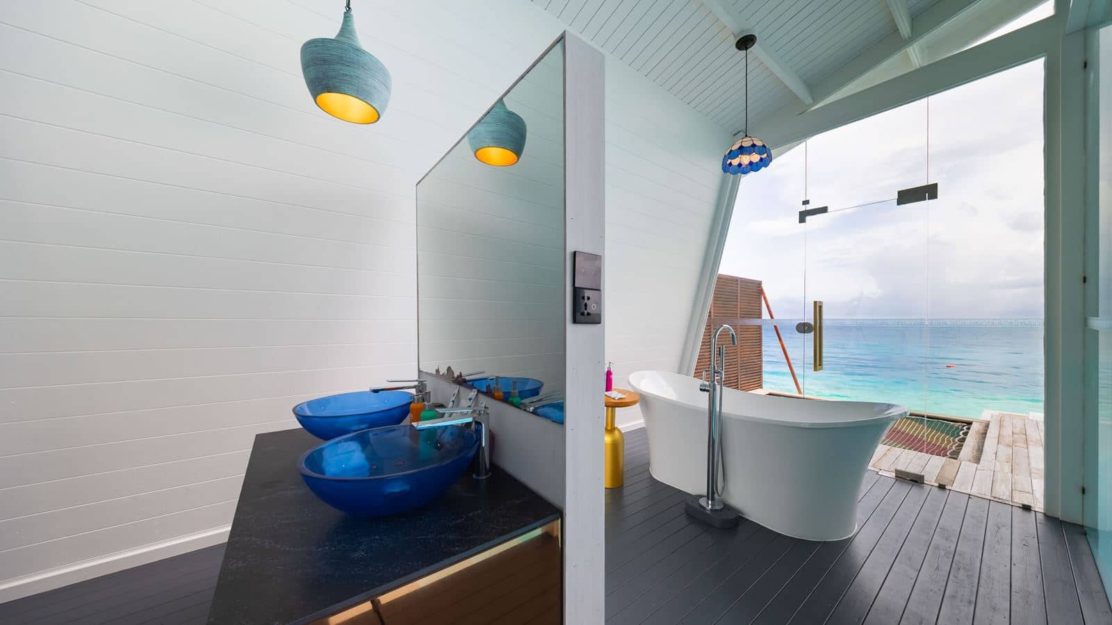 rooms-odi-water-villa-with-private-pool--slide