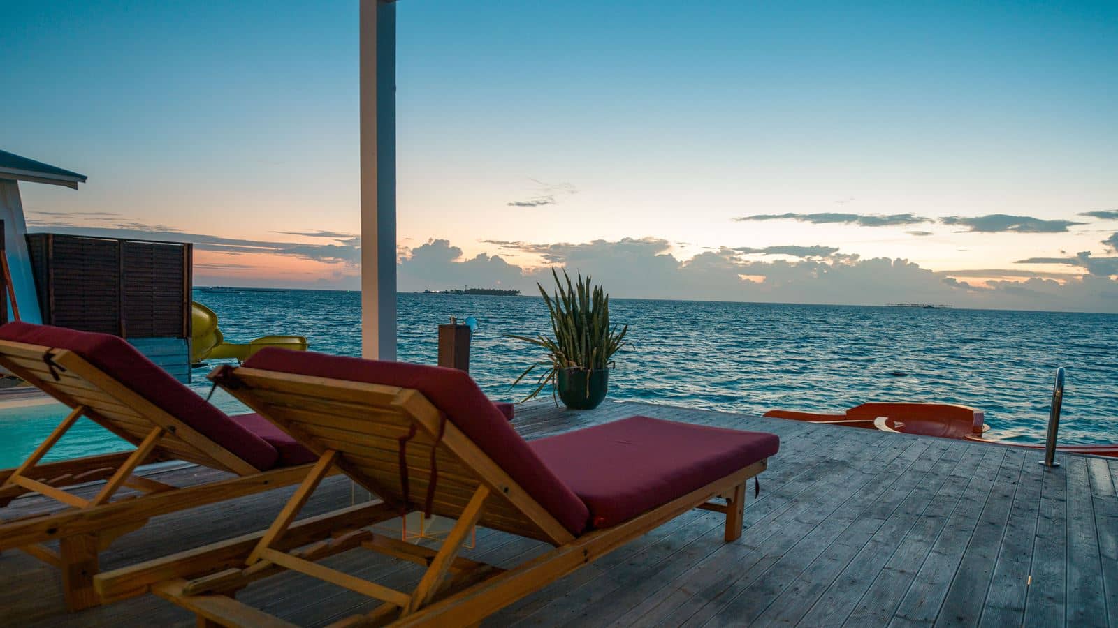 rooms-odi-water-villa-with-private-pool--slide