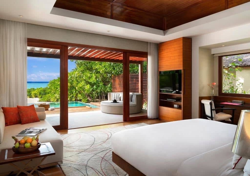 rooms-deluxe-family-beach-pool-villa