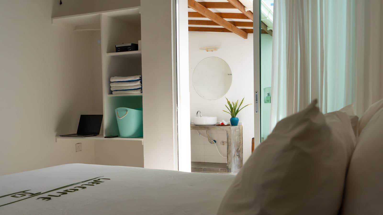 rooms-deluxe-room