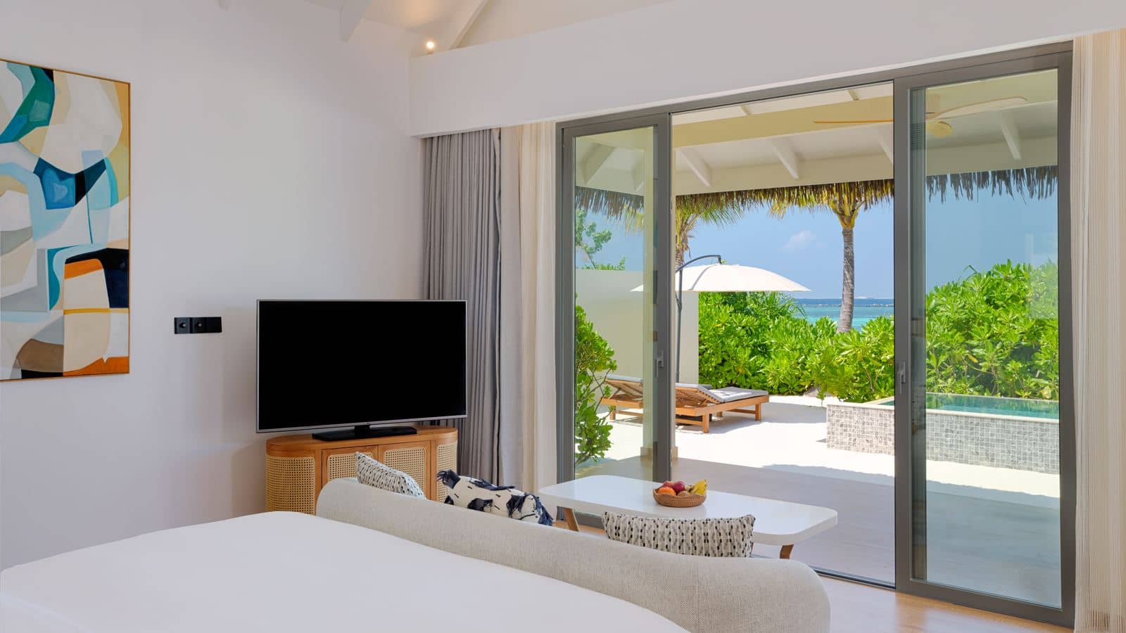 rooms-beach-pool-villa