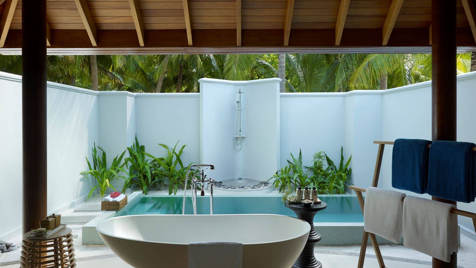 rooms-beach-plunge-pool-villa
