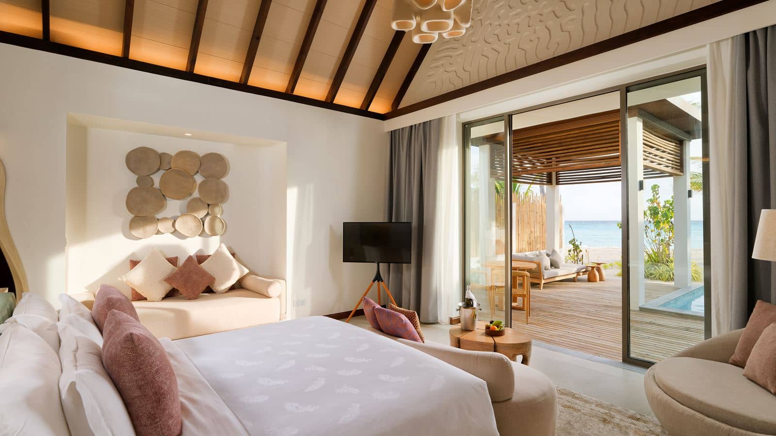 rooms-beach-pool-villa