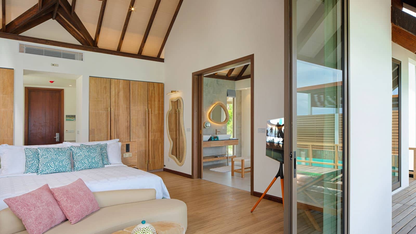 rooms-semiocean-pool-villa