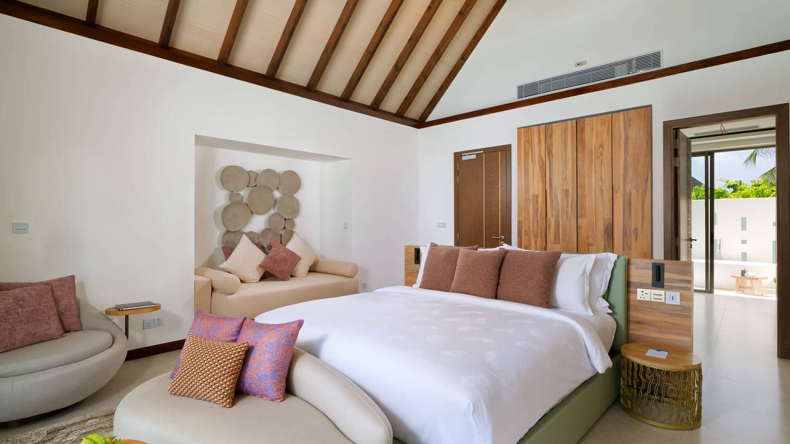rooms-beach-pool-suite