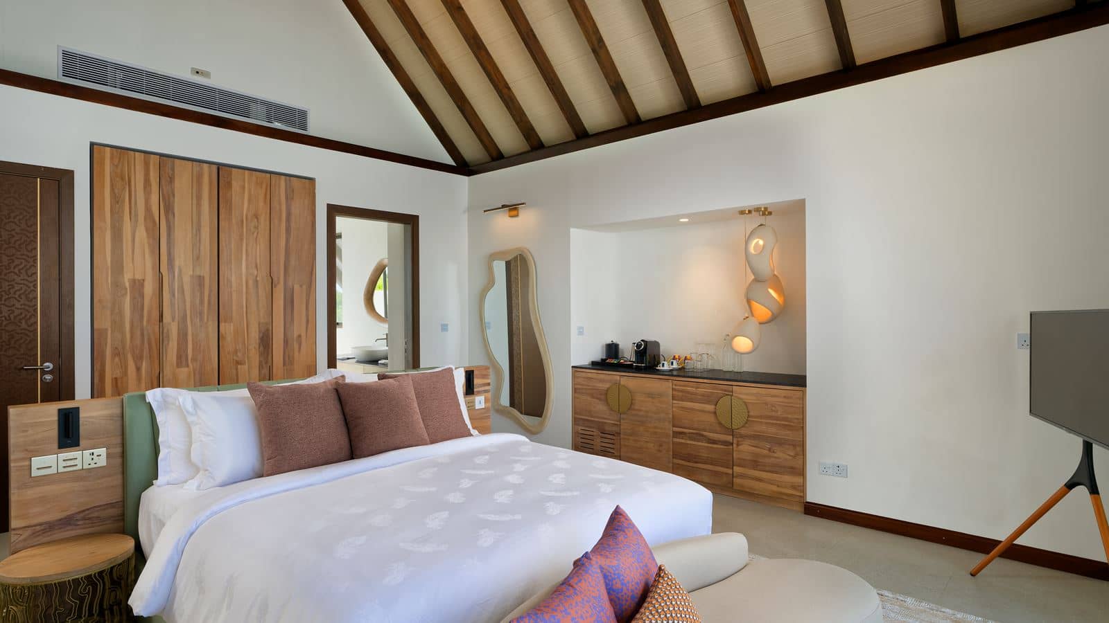 rooms-beach-pool-suite