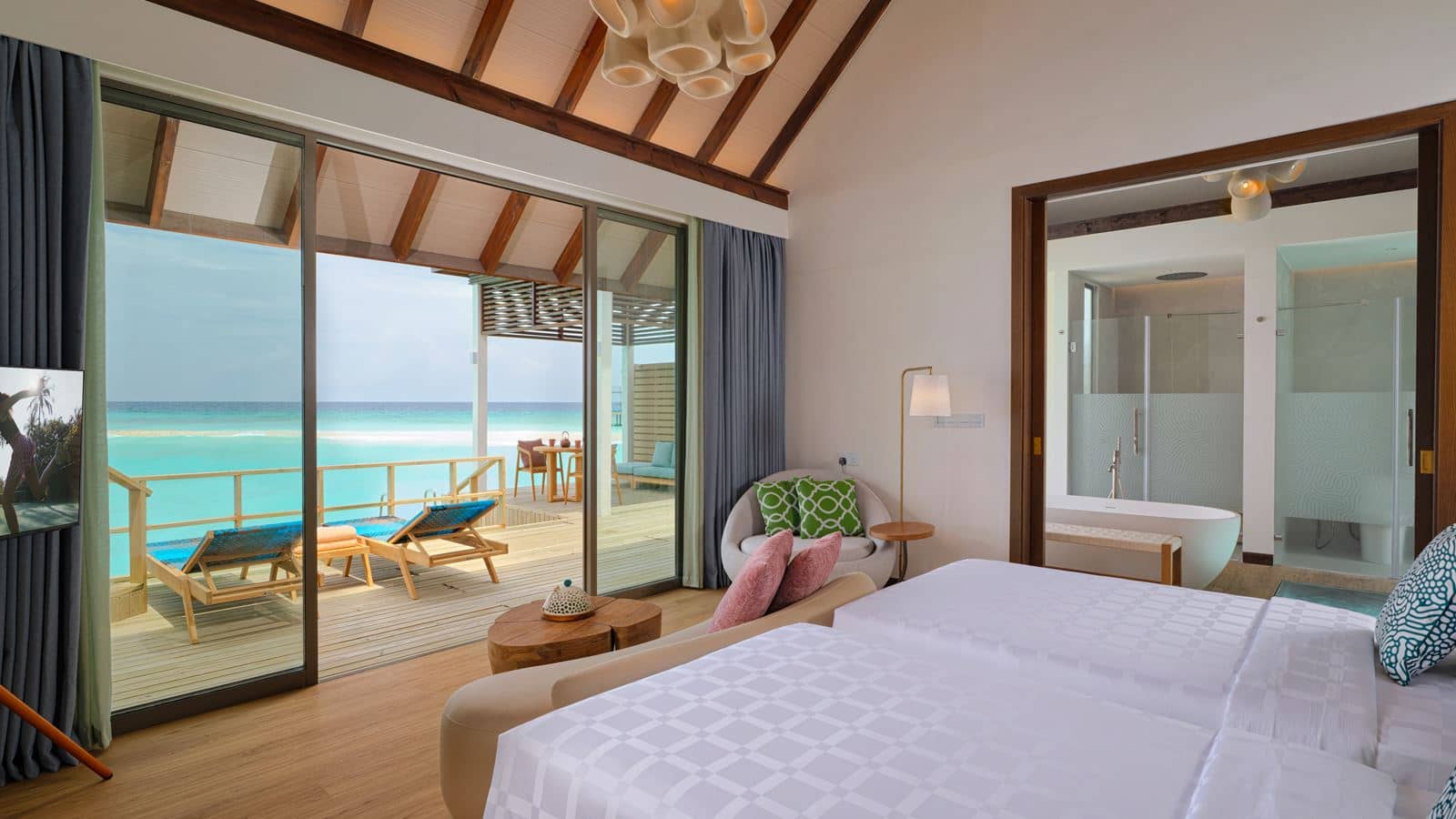rooms-two-bedroom-water-pool-villa-with-slide