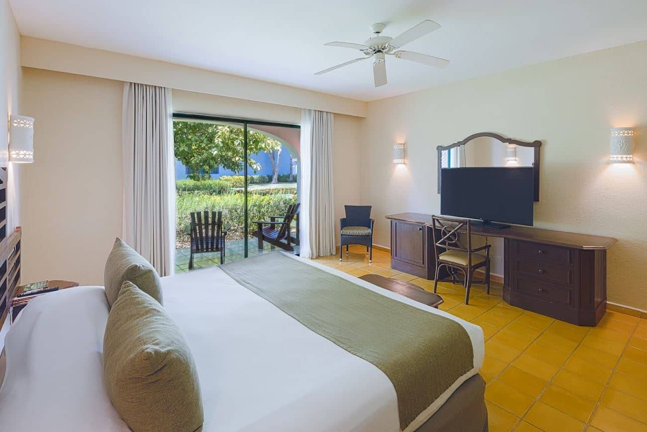 rooms-garden-view
